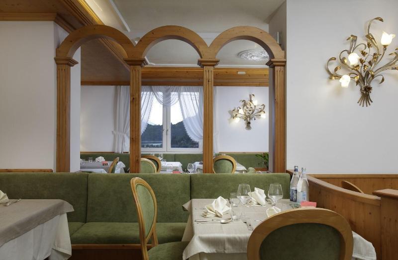 Hotel Olympia Molveno Exterior foto